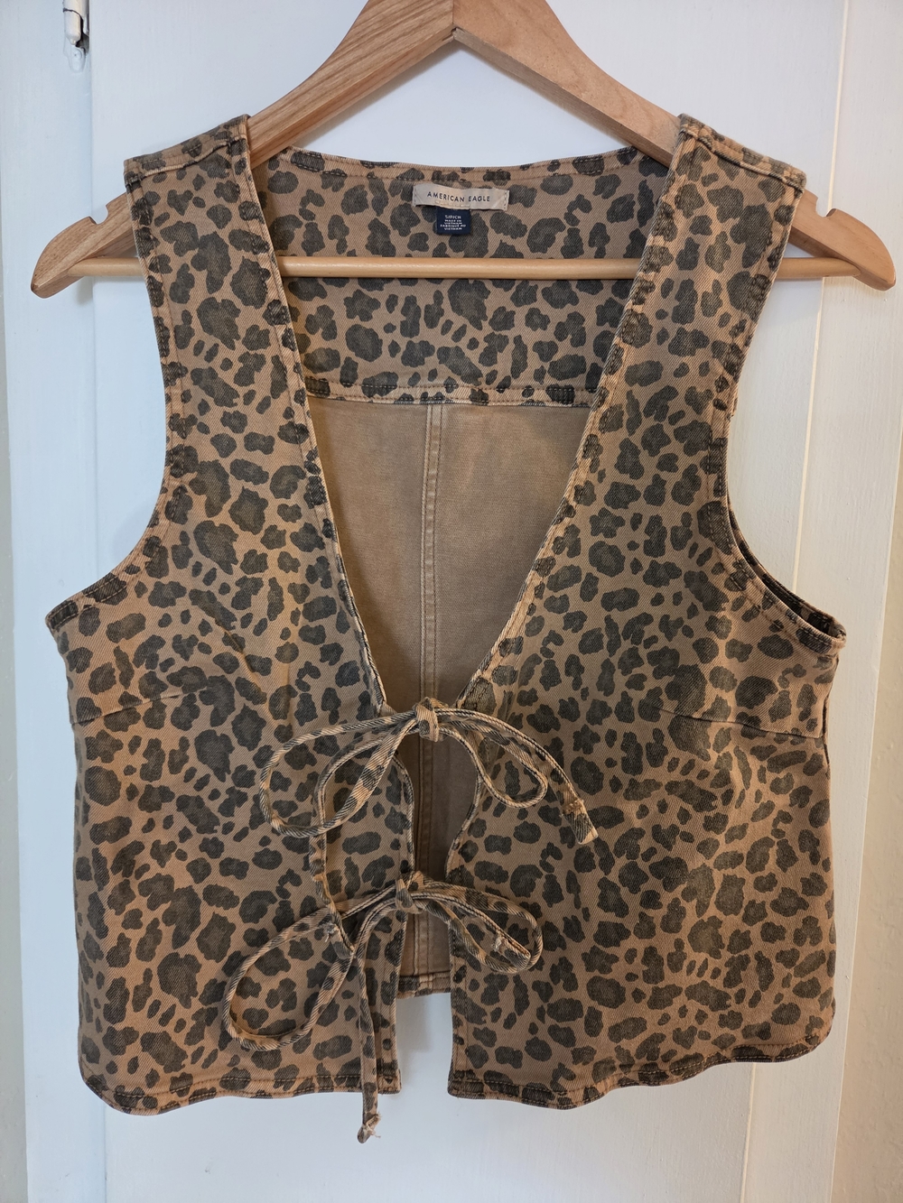 American Eagle Outfitters Leopard Print Tie-Front Crop Vest in Brown and Black